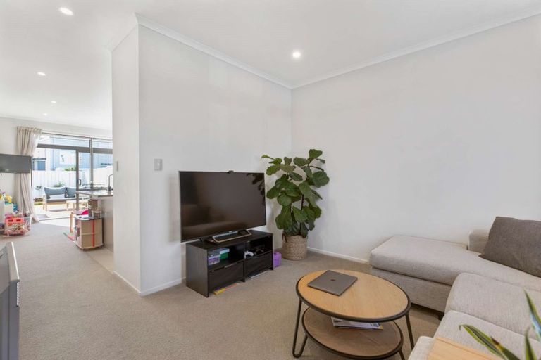 Photo of property in 11 Spotted Dove Road, Hobsonville, Auckland, 0616