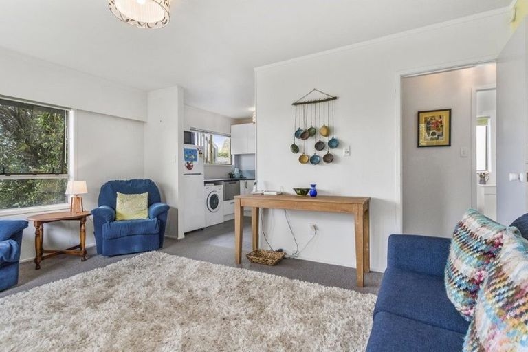 Photo of property in 1/126 Lynwood Road, New Lynn, Auckland, 0600