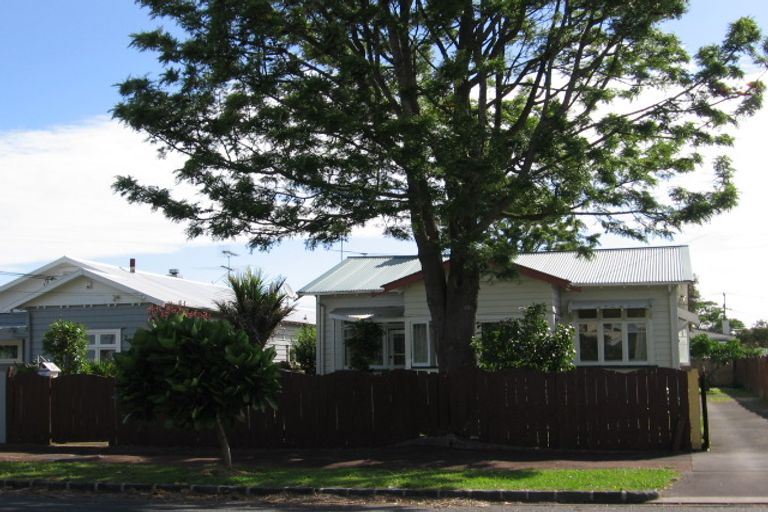 Photo of property in 38 Moa Road, Point Chevalier, Auckland, 1022