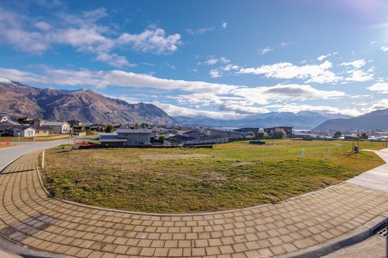 Photo of property in 13 Mcleod Avenue, Wanaka, 9305