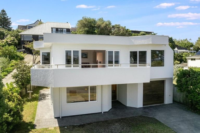 Photo of property in 17a Groves Road, Raumati Beach, Paraparaumu, 5032