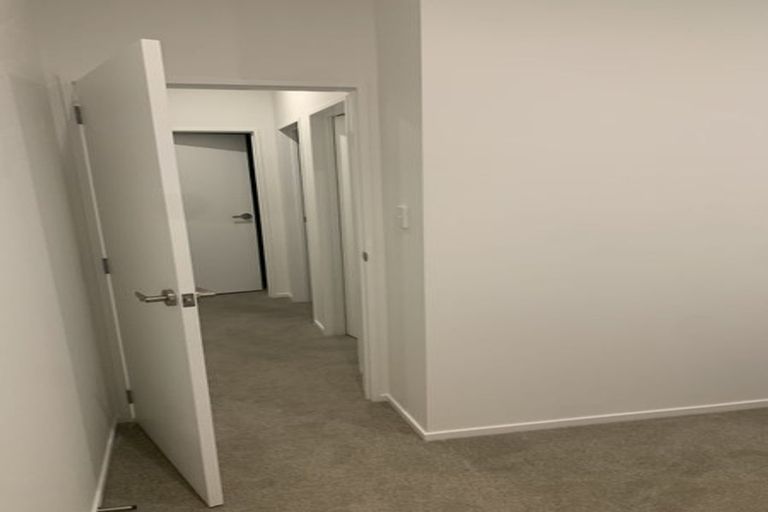 Photo of property in 1/21 Newham Place, Henderson, Auckland, 0612