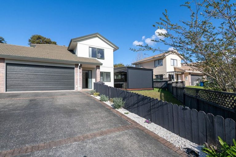 Photo of property in 1/27 Roanoke Way, Albany, Auckland, 0632