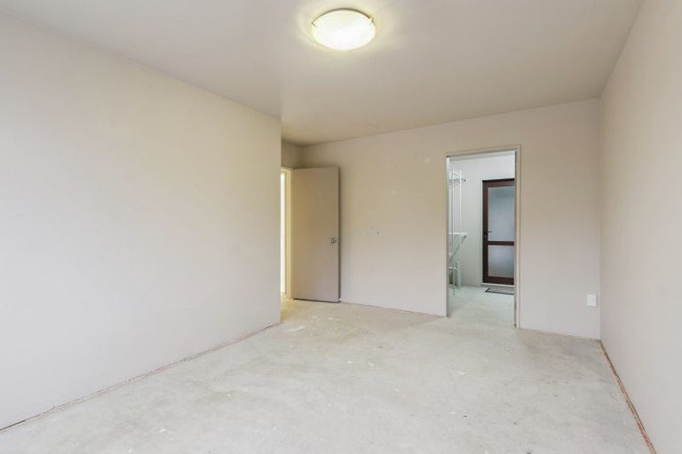 Photo of property in 14b Domanski Crescent, Owhiro Bay, Wellington, 6023
