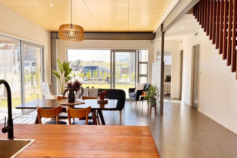 Photo of property in 4 Mirek Street, Waikanae, 5036