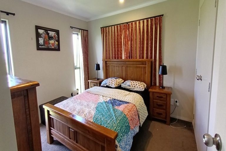 Photo of property in 25 Andover Way, Goodwood Heights, Auckland, 2105