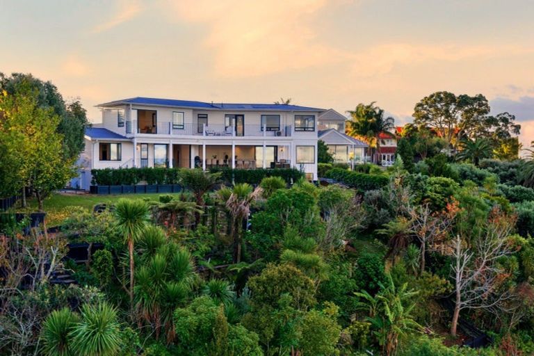 Photo of property in 31a Stanley Point Road, Stanley Point, Auckland, 0624