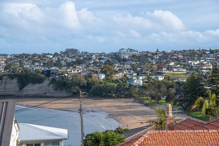 Photo of property in 12b Newburn Road, Waiake, Auckland, 0630