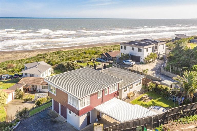 Photo of property in 8 Kapiti Terrace, Castlecliff, Whanganui, 4501