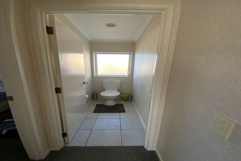 Photo of property in 2/246 Cascades Road, Botany Downs, Auckland, 2010