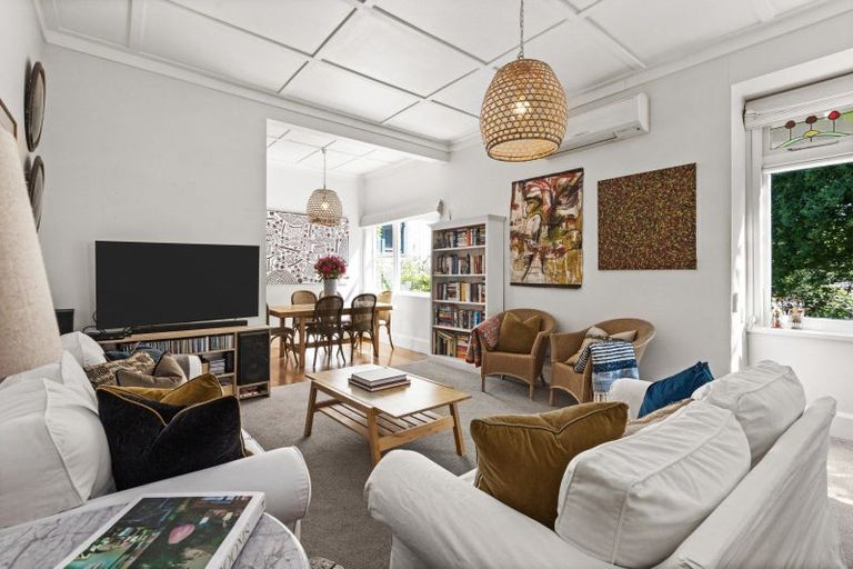 Photo of property in 21 Cameron Road, Bluff Hill, Napier, 4110