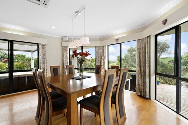 Photo of property in 132 Muriwai Valley Road, Muriwai, Waimauku, 0881