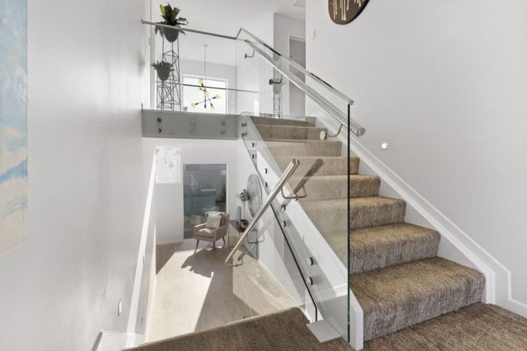 Photo of property in 13 Manawanui Way, Orewa, 0931