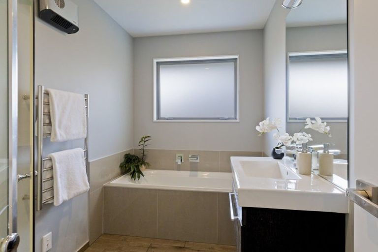 Photo of property in 6 Oxfordshire Avenue, Lower Shotover, Queenstown, 9304