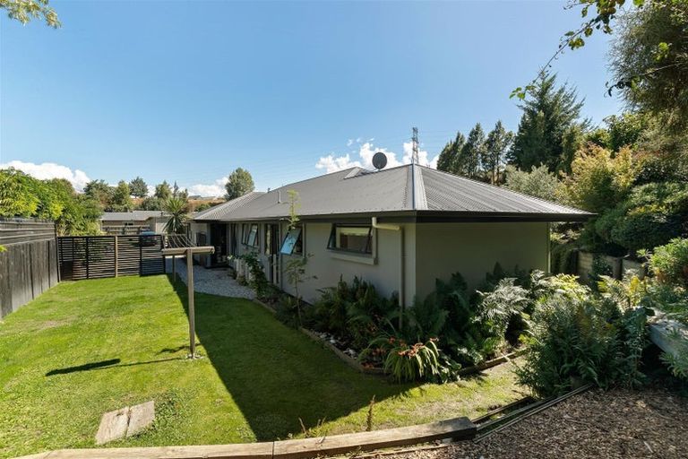 Photo of property in 8 Quill Street, Lake Hayes, Queenstown, 9304
