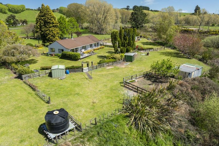 Photo of property in 906 Tukairangi Road, Acacia Bay, Taupo, 3385