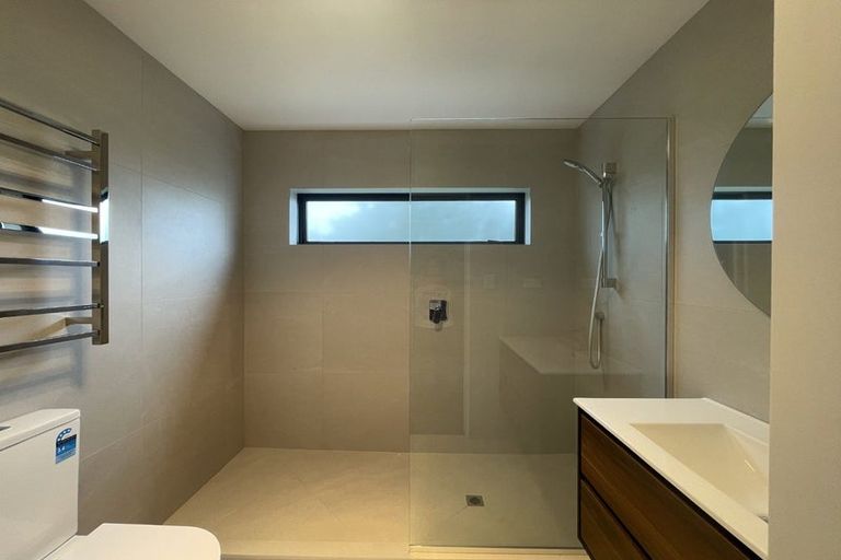 Photo of property in 103 Rangeview Road, Sunnyvale, Auckland, 0612