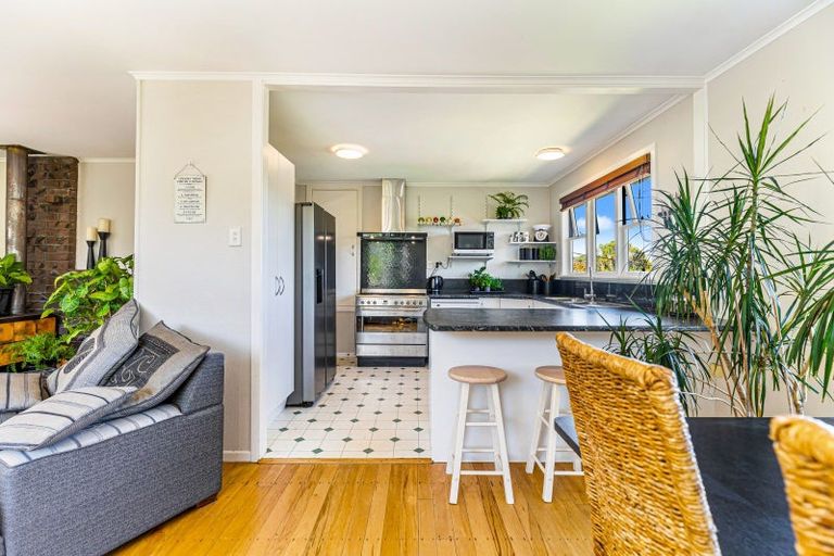 Photo of property in 21 Salem Place, Torbay, Auckland, 0630