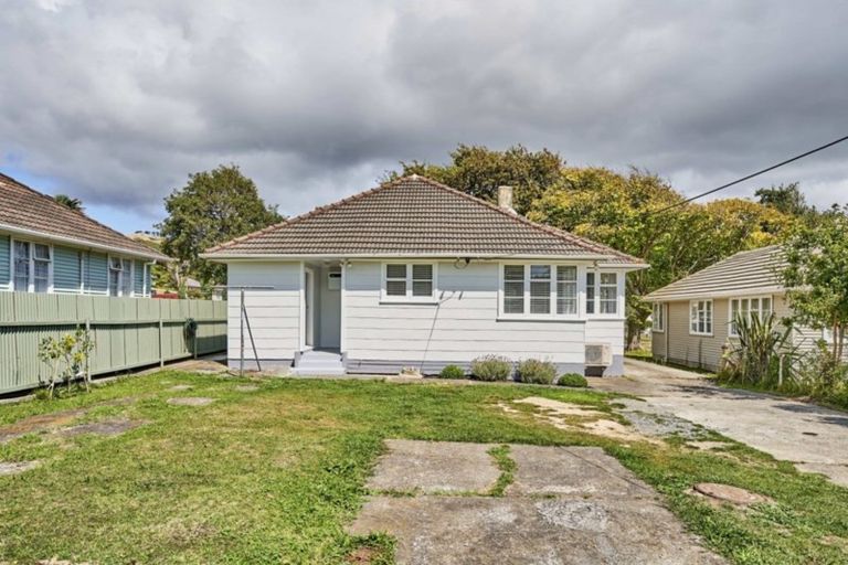 Photo of property in 31 Mungavin Avenue, Ranui, Porirua, 5024