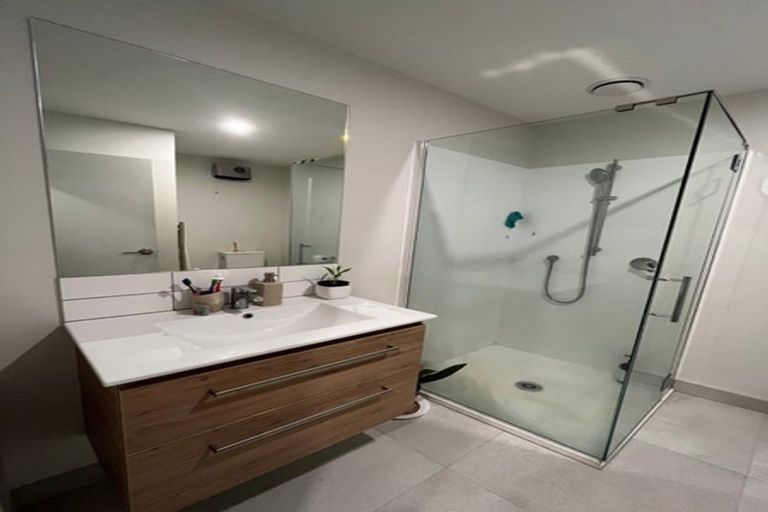 Photo of property in 2/48 Glen Road, Stokes Valley, Lower Hutt, 5019