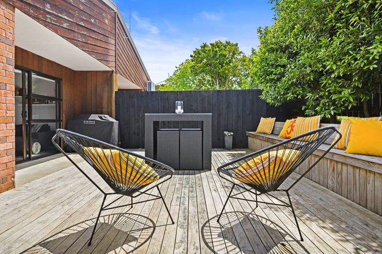 Photo of property in 7/133 Ennis Avenue, Pakuranga Heights, Auckland, 2010