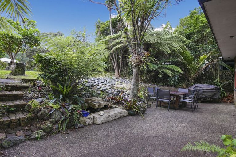 Photo of property in 18 Waima Crescent, Titirangi, Auckland, 0604