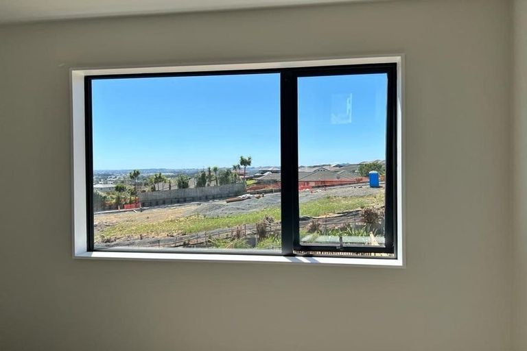 Photo of property in 3b Putiputi Way, Papakura, 2110