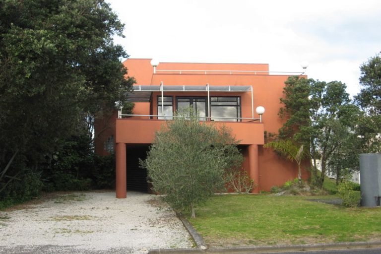 Photo of property in 112 Pohutukawa Crescent, Whangamata, 3620