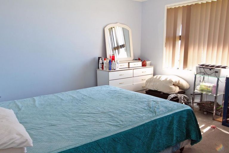 Photo of property in 64 Hollyford Drive, Clover Park, Auckland, 2105