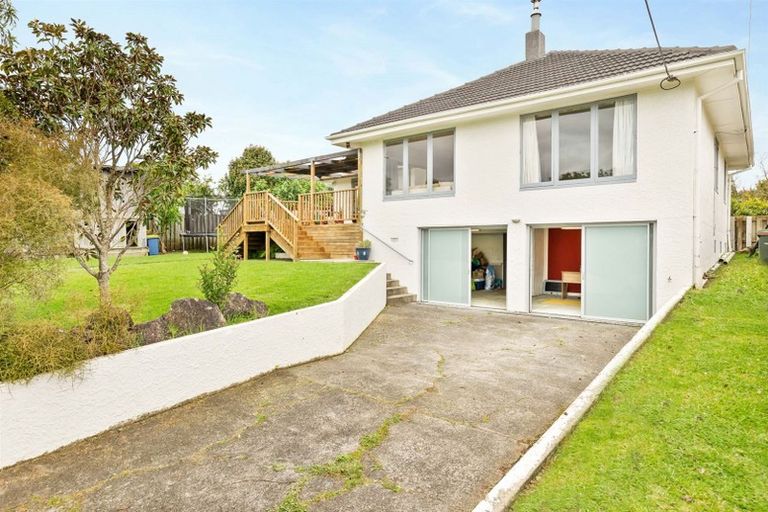 Photo of property in 10 Murray Road, Te Atatu Peninsula, Auckland, 0610
