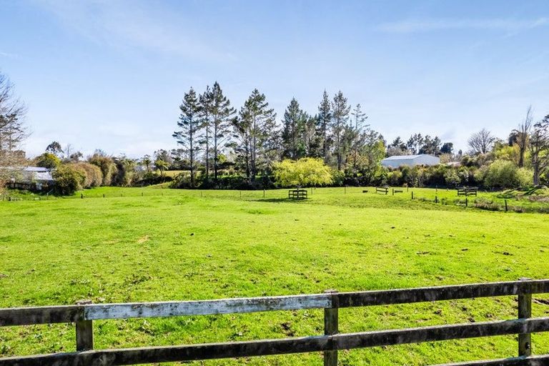 Photo of property in 14 Flint Road West, Stratford, 4332