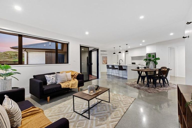 Photo of property in 15 Hayward Place, Ohauiti, Tauranga, 3112