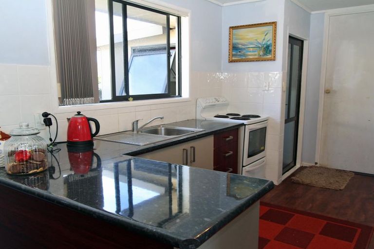 Photo of property in 64 Hollyford Drive, Clover Park, Auckland, 2105