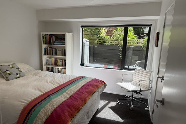 Photo of property in 8b Frandi Street, Thorndon, Wellington, 6011