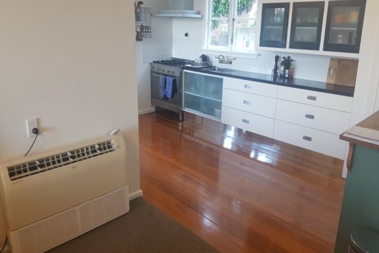 Photo of property in 76 Cressy Terrace, Lyttelton, 8082