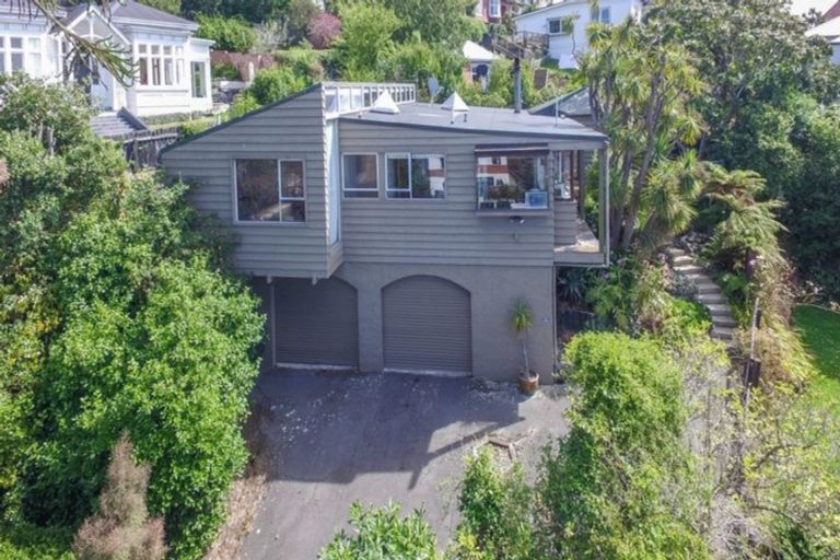 Photo of property in 16 Middleton Road, Kew, Dunedin, 9012