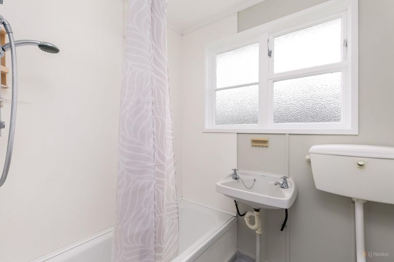 Photo of property in 18 Point Bush Road, Waimate, 7924