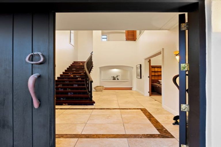 Photo of property in 21 Penwood Close, East Tamaki Heights, Auckland, 2016