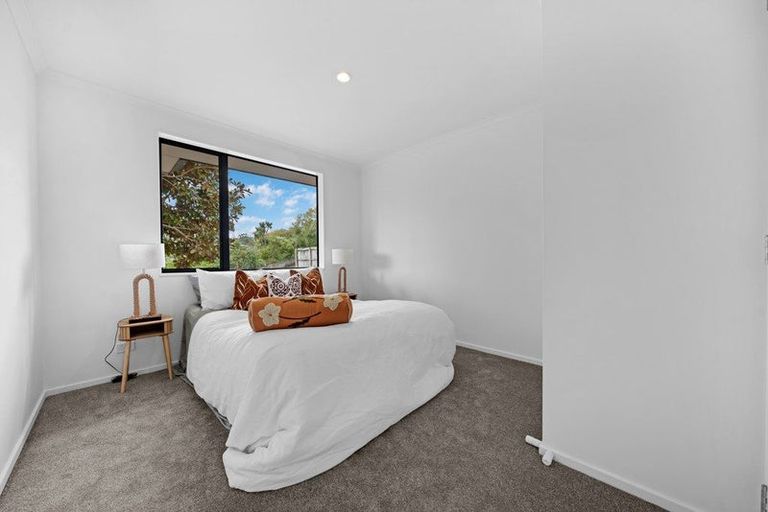 Photo of property in 31 Misty Valley Drive, Henderson, Auckland, 0612