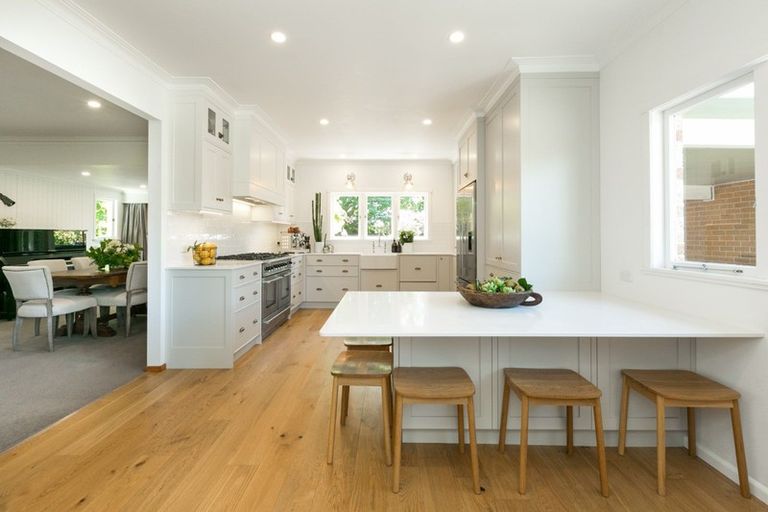 Photo of property in 2 Corwen Place, Mayfair, Hastings, 4122