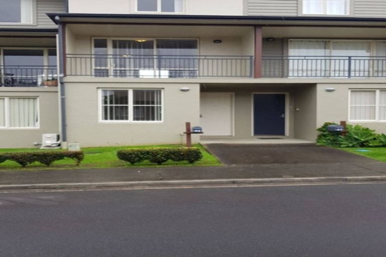 Photo of property in 43 Kirikiri Lane, East Tamaki, Auckland, 2013
