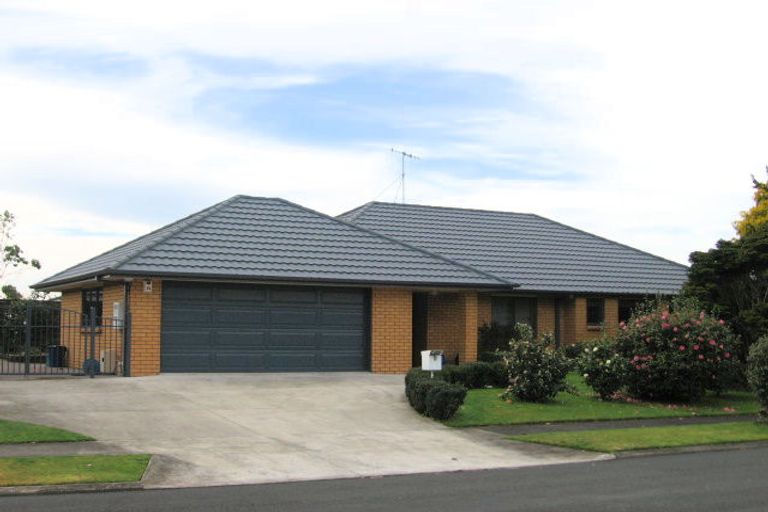 Photo of property in 2 Wilfred Street, St Andrews, Hamilton, 3200