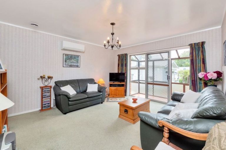 Photo of property in 1/17 Captain Scott Road, Glen Eden, Auckland, 0602