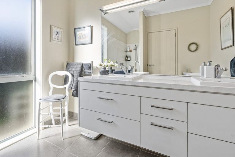 Photo of property in 9 Wrybill Way, Point Wells, Warkworth, 0986