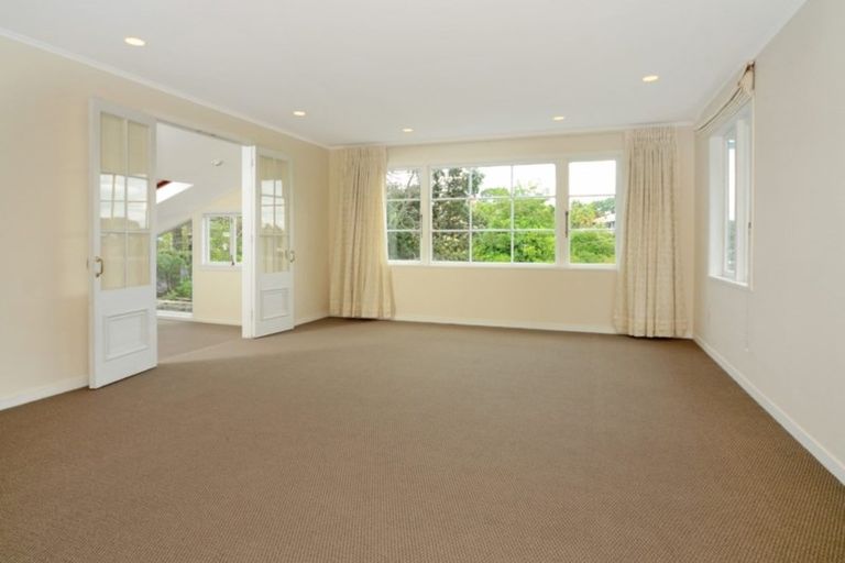 Photo of property in 76 Beach Road, Castor Bay, Auckland, 0620