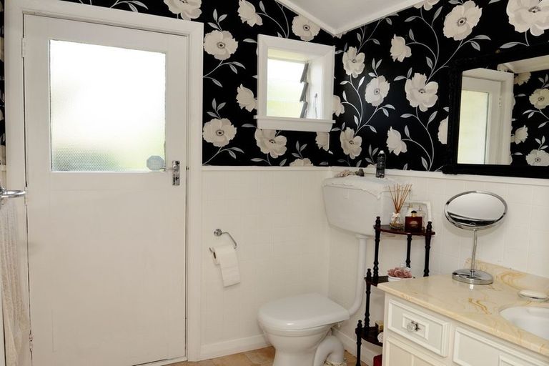 Photo of property in 16 Augustine Street, Waimate, 7924