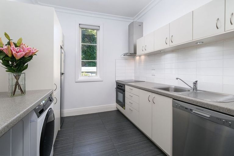 Photo of property in 53 Manor Place, Dunedin Central, Dunedin, 9016