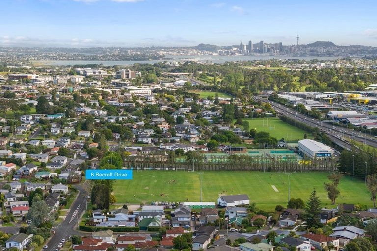 Photo of property in 8 Becroft Drive, Forrest Hill, Auckland, 0620