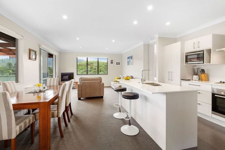 Photo of property in 20 Mervyn Kemp Drive, Tawa, Wellington, 5028