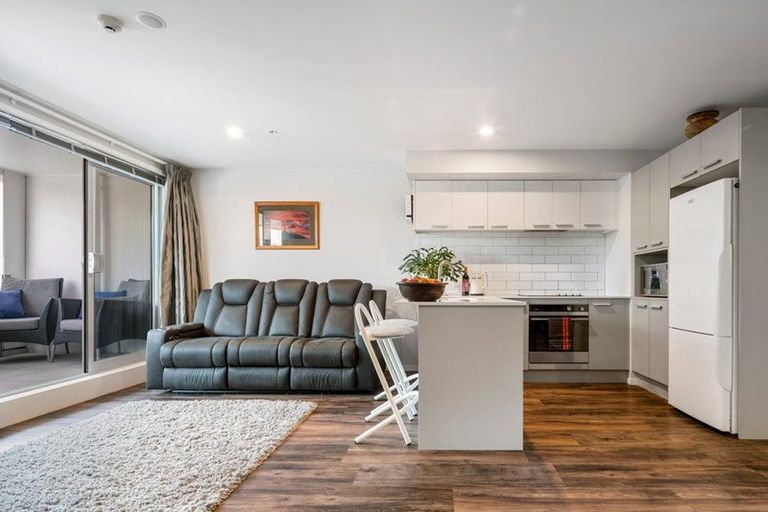 Photo of property in 104/25 Bute Road, Browns Bay, Auckland, 0630